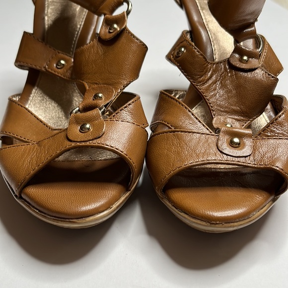 Sofft brand brown leather upper strappy heeled sandals US size 8W - Picture 6 of 12